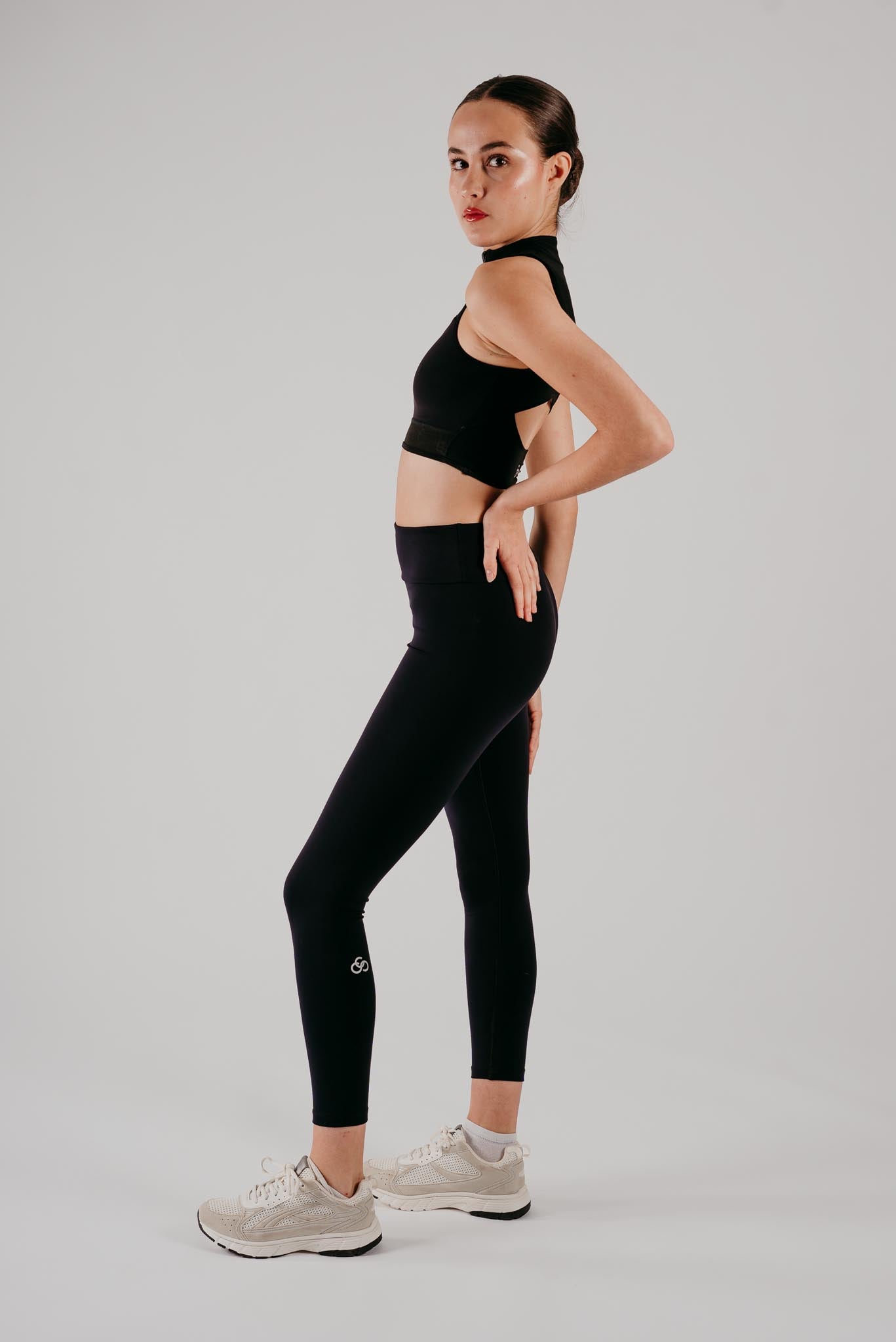 Phoenix Crop Bra in Nero