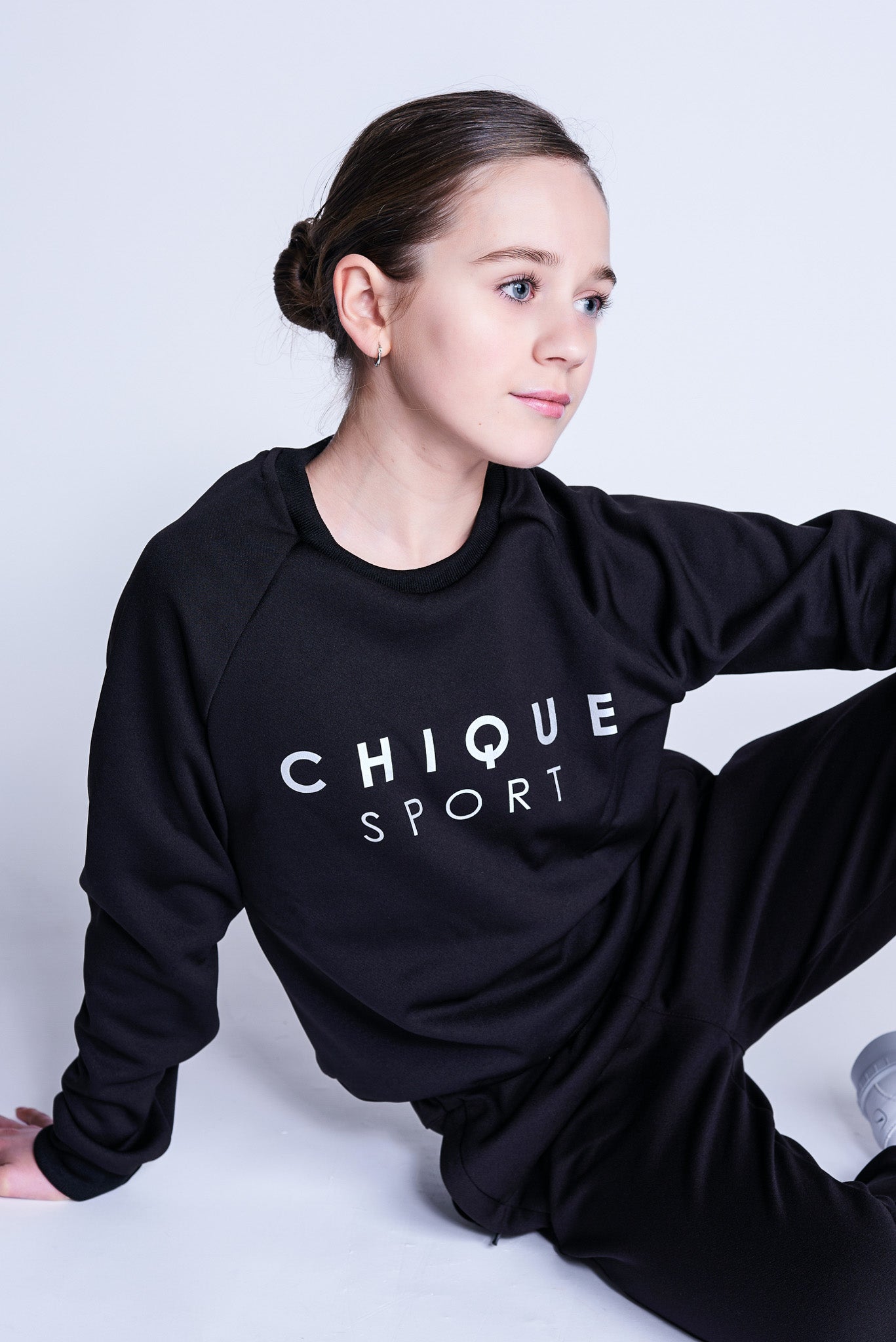 Fierce Open-Back Sweatshirt in Black