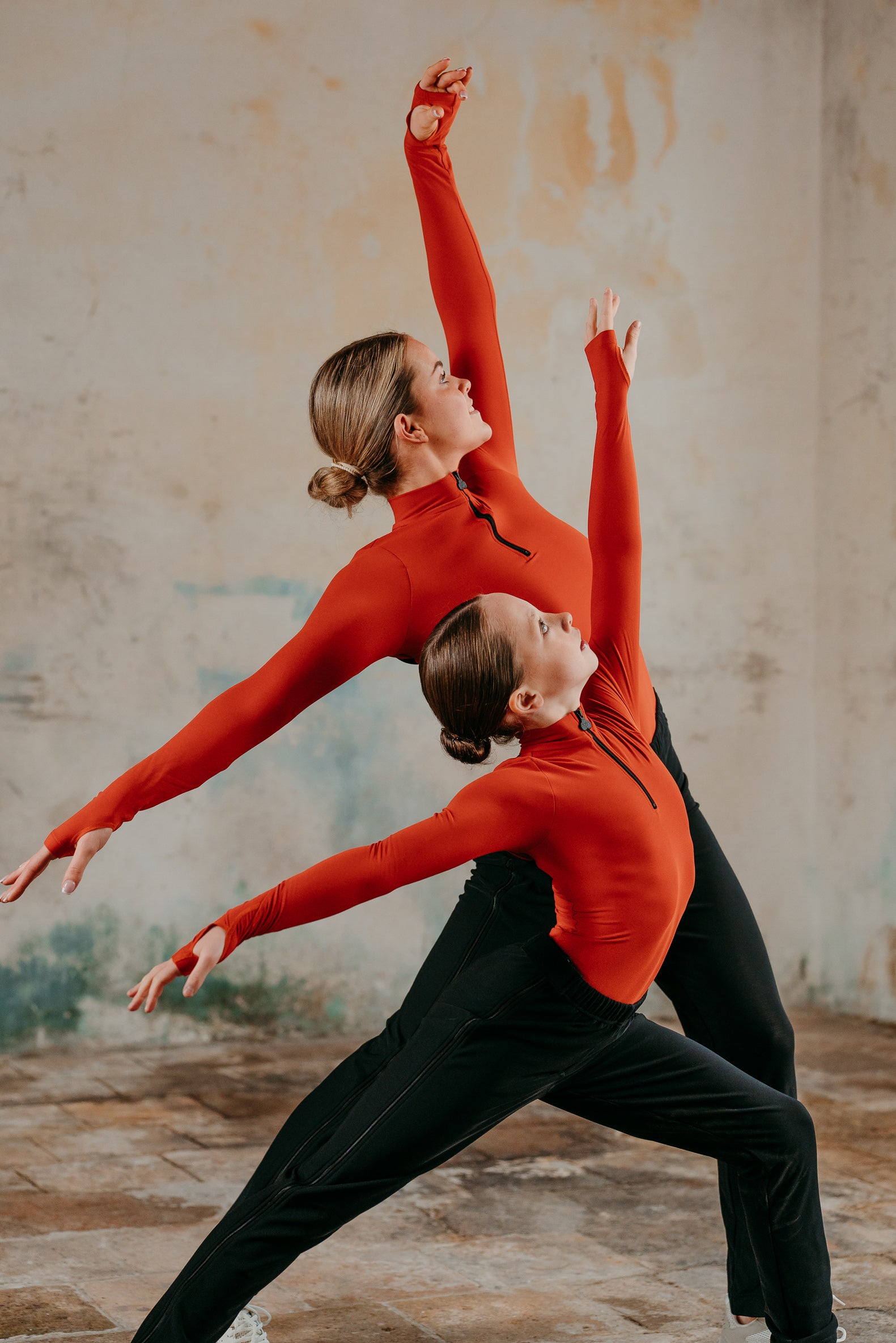 着せ替え服・アウトフィット amber Women's Figure Skating Phoenix Half Zip Top in Ember | Chique Sport